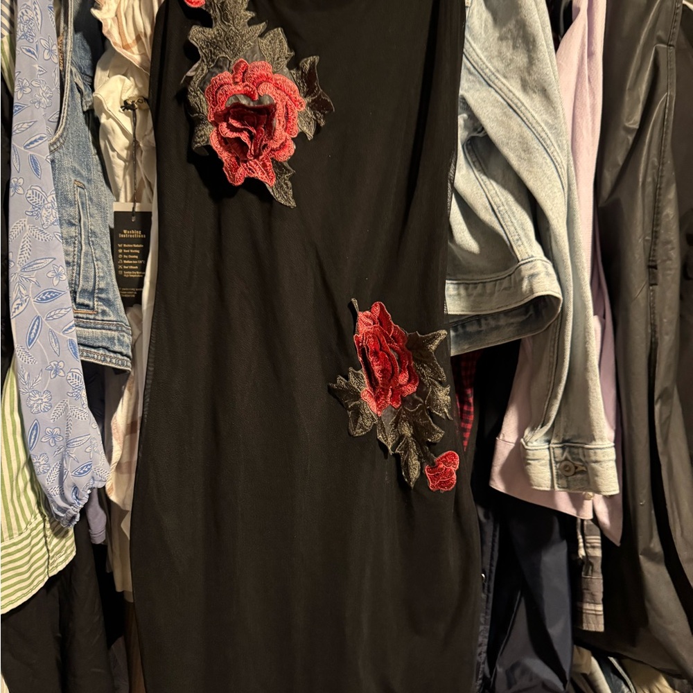 Embellished Black Sheath Dress with Long Sleeves for Cocktail Night Out